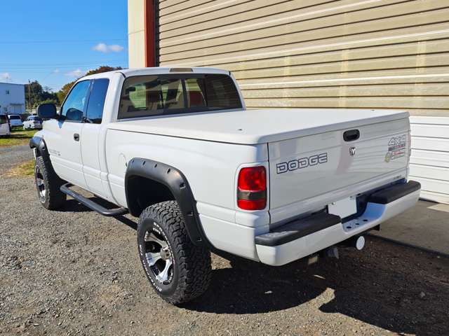 Dodge Ram 3