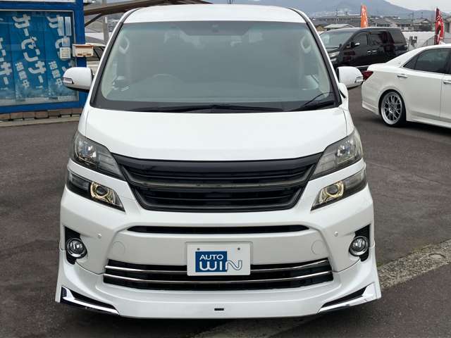 Toyota Vellfire 3