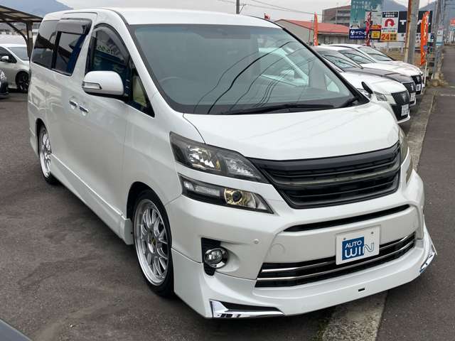 Toyota Vellfire 4
