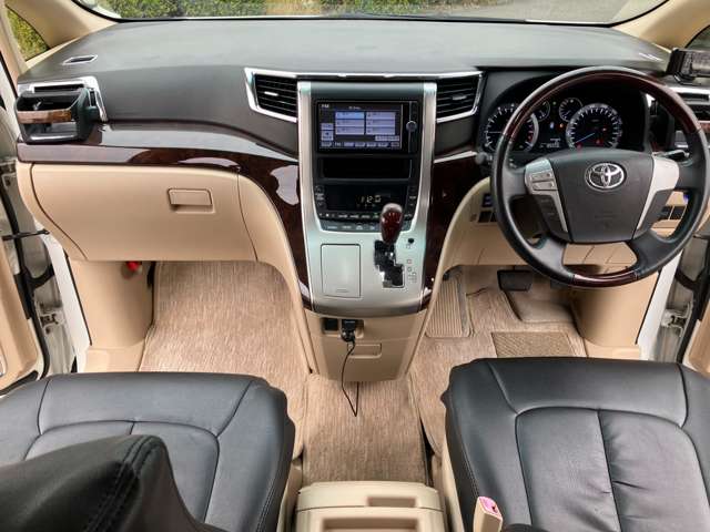 Toyota Vellfire 10