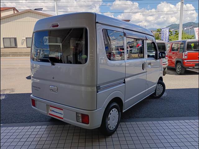 Mitsubishi Minicab Van 3