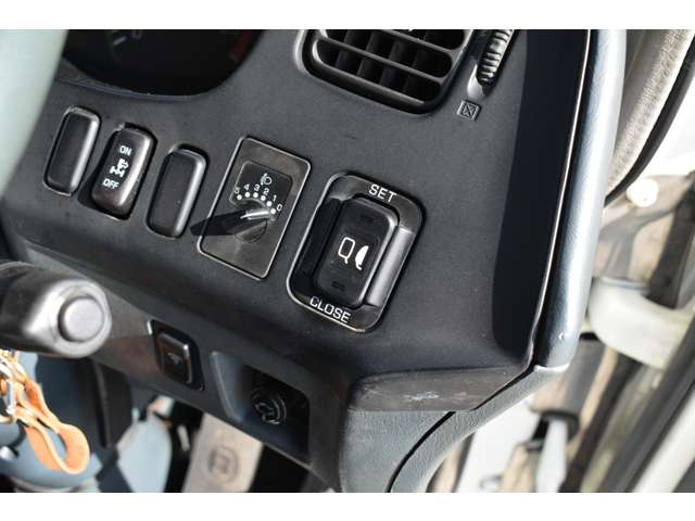 Mitsubishi Fuso Super Great 12