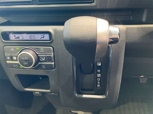Daihatsu Atrai 5