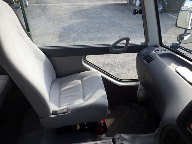 Toyota Coaster 11