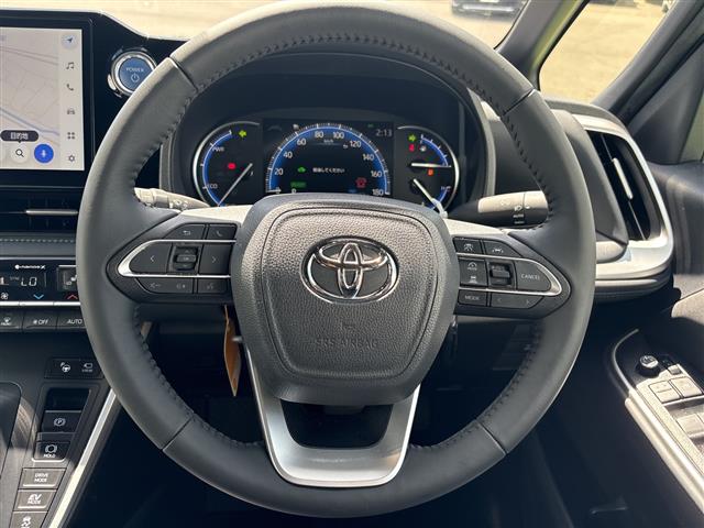 Toyota Voxy 11