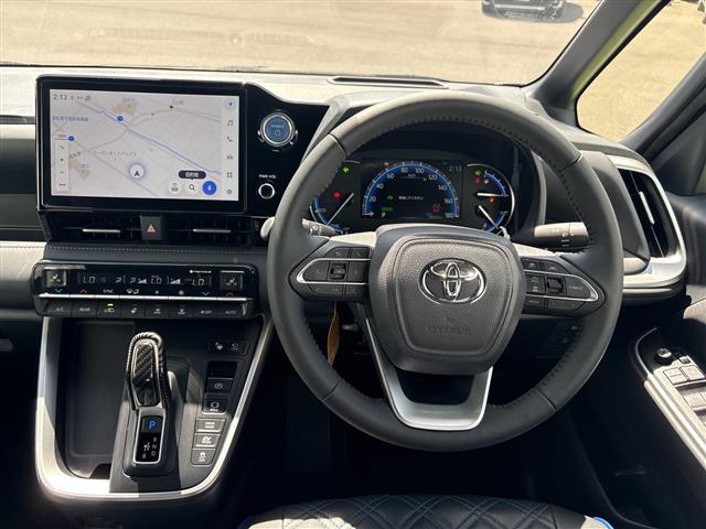 Toyota Voxy 12