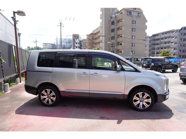 Mitsubishi Delica D:5 11
