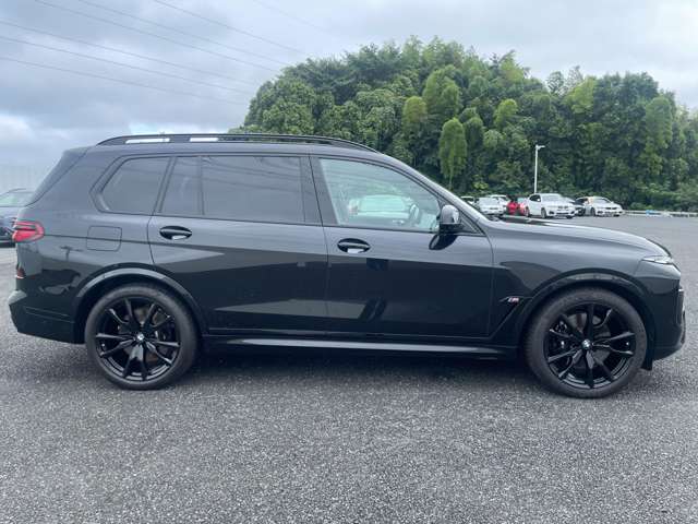 BMW X7 6