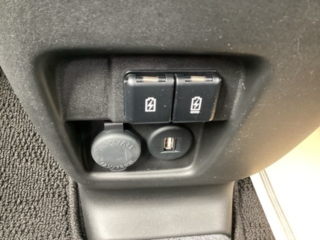 Suzuki Spacia Base 12