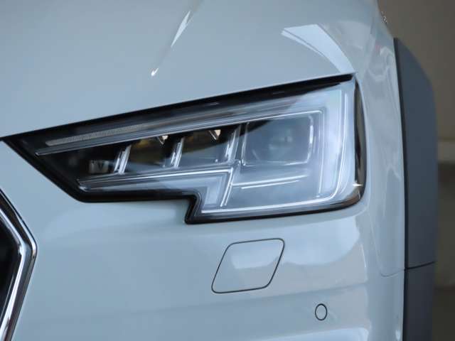 Audi A4 Allroad Quattro 4