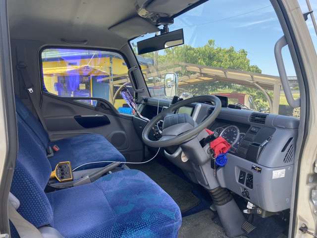 Mitsubishi Fuso Canter 9