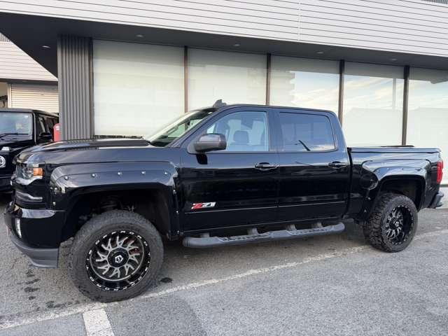 Chevrolet Silverado 4