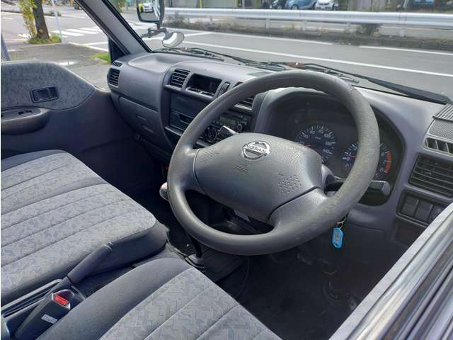 Nissan Vanette Truck 4