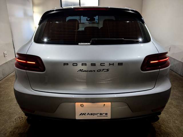 Porsche Macan 11