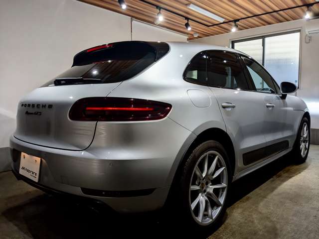 Porsche Macan 12