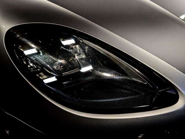 Porsche Macan 8