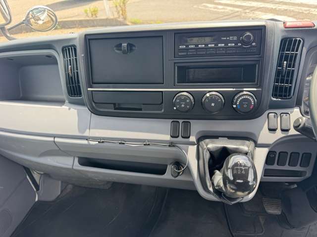 Mitsubishi Fuso Canter 9