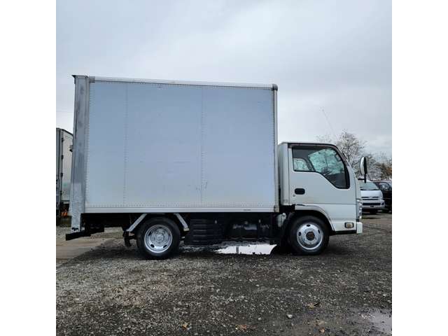 Isuzu Elf 11