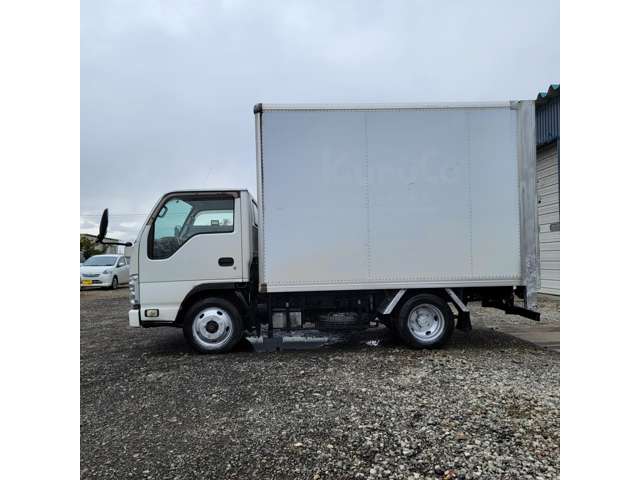 Isuzu Elf 7