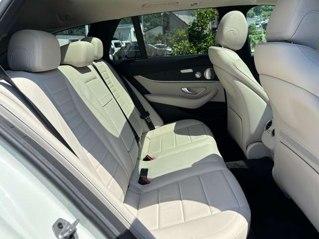 Mercedes-Benz E-Class All-Terrain 12