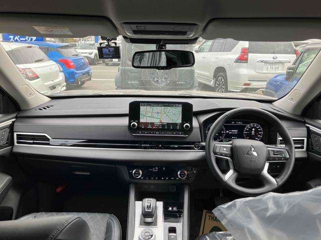 Mitsubishi Outlander 2