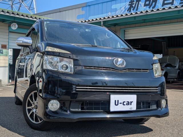 Toyota Voxy 2
