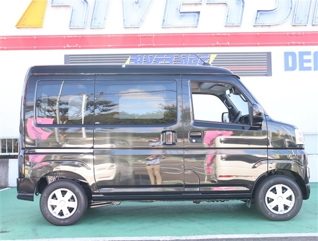 Daihatsu Hijet Cargo 2