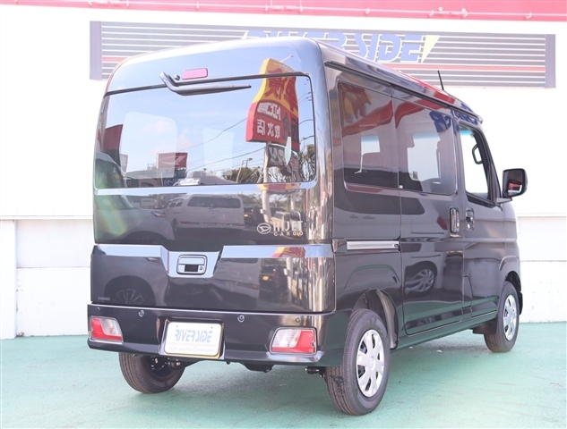 Daihatsu Hijet Cargo 3