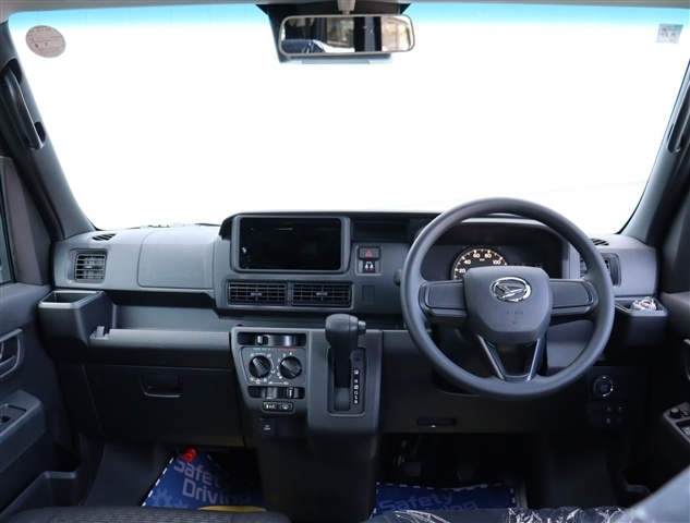 Daihatsu Hijet Cargo 4