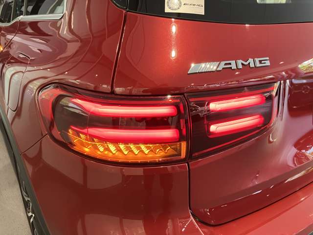 Mercedes-Benz GLB 11