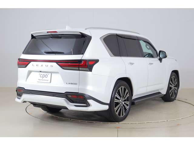 Lexus LX 2
