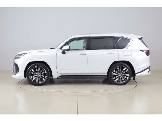 Lexus LX 3