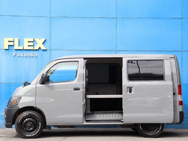 Toyota Town Ace Van 7