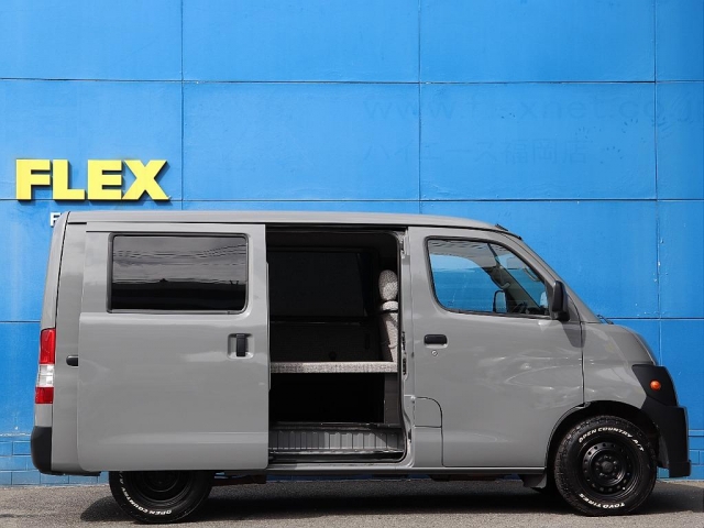 Toyota Town Ace Van 8