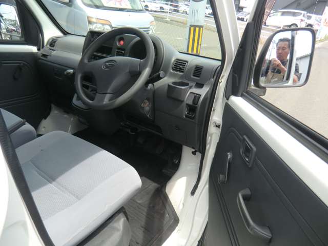 Daihatsu Hijet Deck Van 4