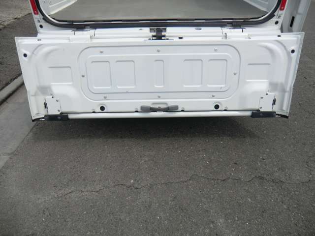 Daihatsu Hijet Deck Van 6