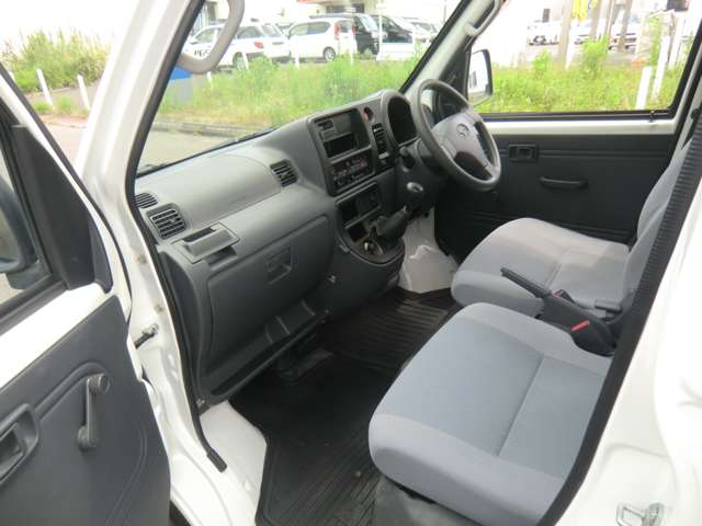 Daihatsu Hijet Deck Van 8