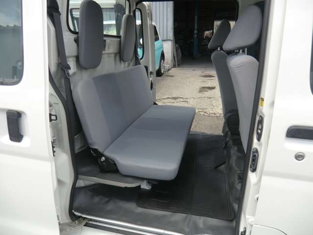 Daihatsu Hijet Deck Van 10
