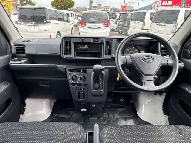 Daihatsu Hijet Cargo 5