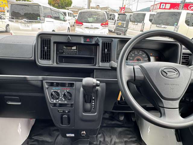 Daihatsu Hijet Cargo 7