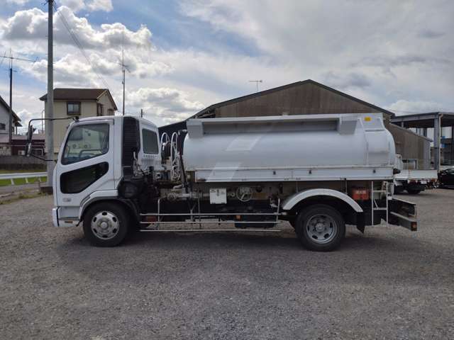 Mitsubishi Fuso Fighter 12