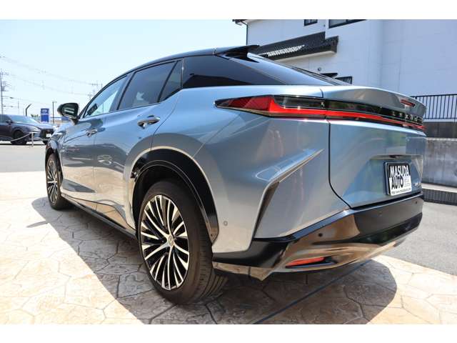 Lexus RZ 5