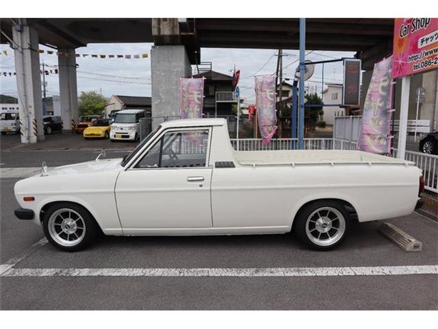 Nissan Sunny Truck 5