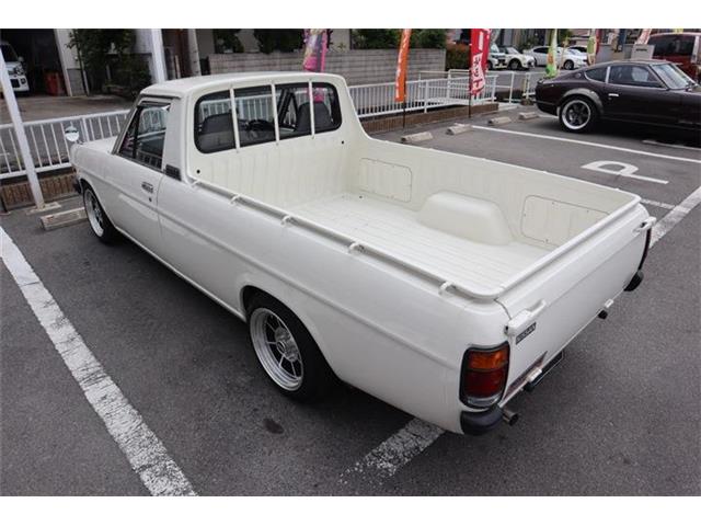 Nissan Sunny Truck 6