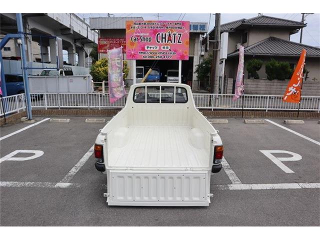 Nissan Sunny Truck 9