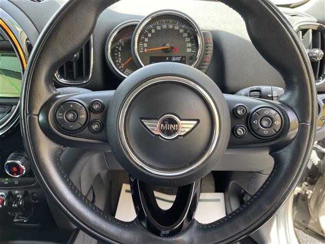 MINI Crossover 8