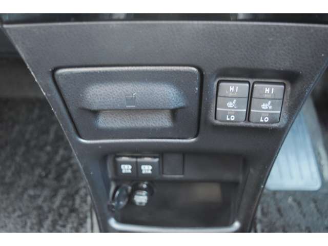 Toyota Noah 11