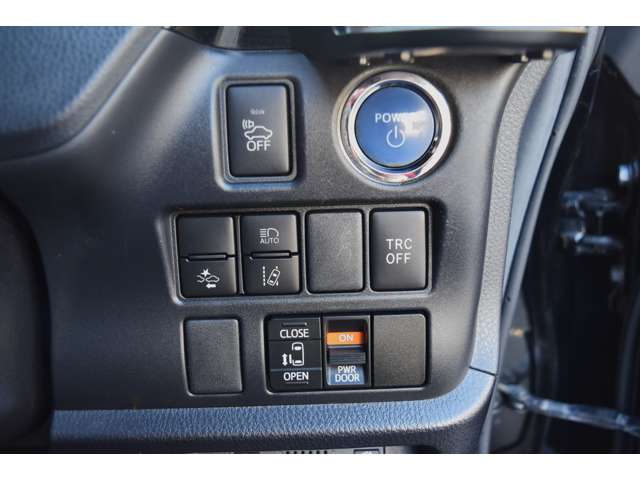 Toyota Noah 12