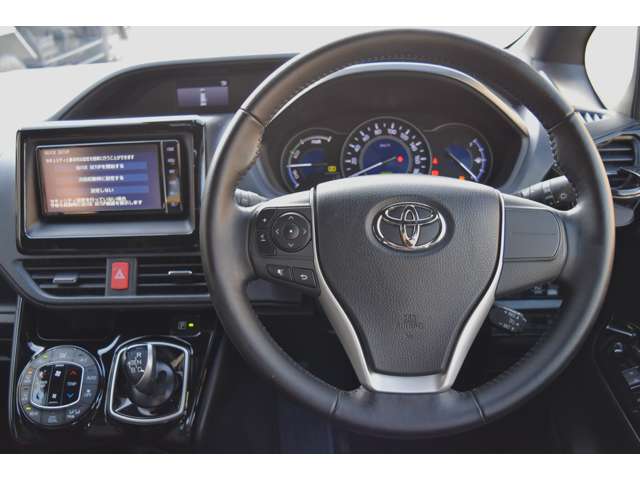 Toyota Noah 9