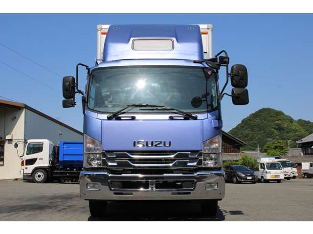 Isuzu Forward 2